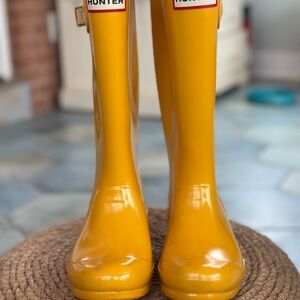 Kids Hunter Mustard Yellow Waterproof Boots (size 1 for boys/size 2 for girls)